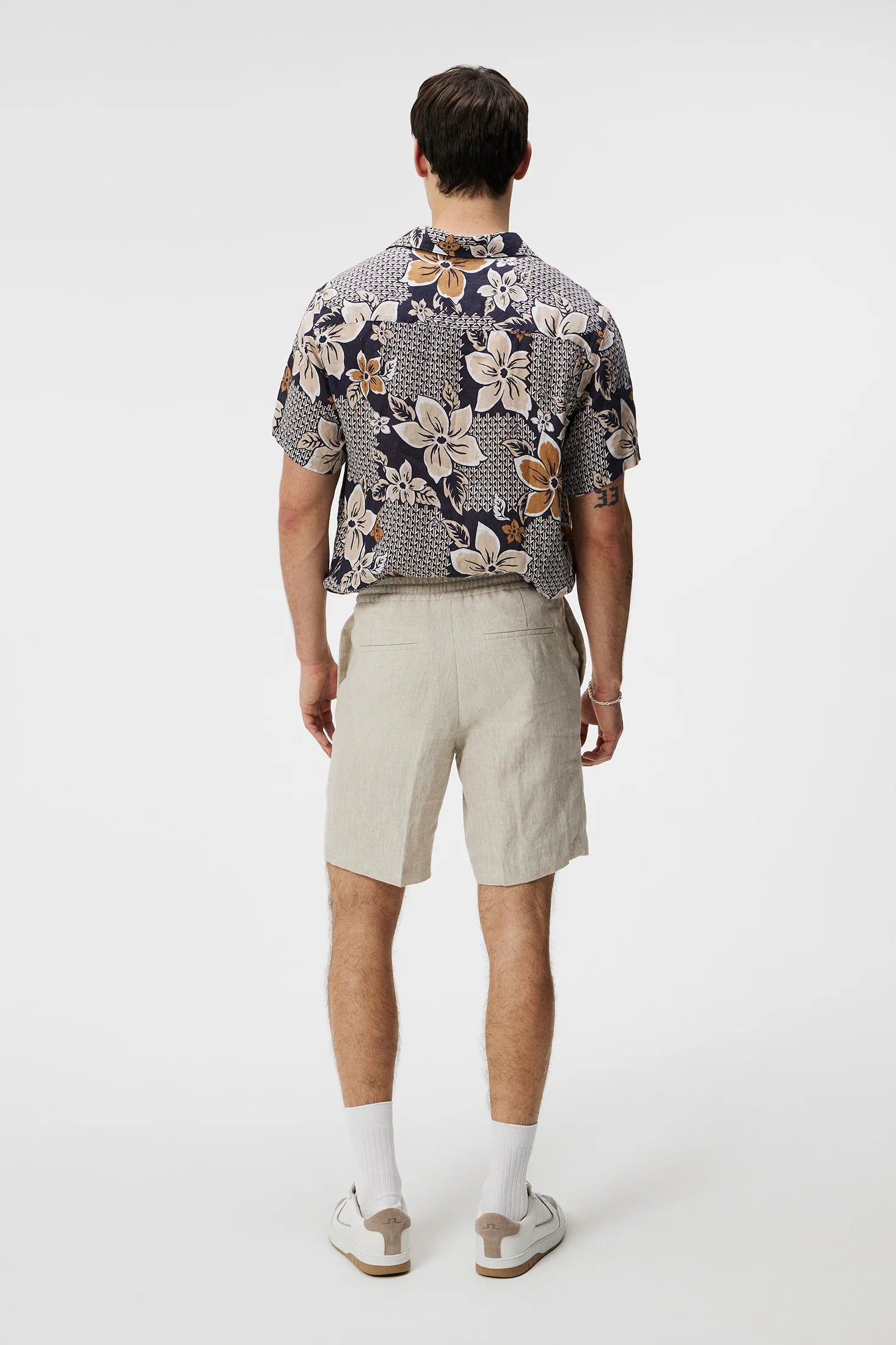 J.Lindeberg pellavashortsit beige "Baron Linen Shorts"