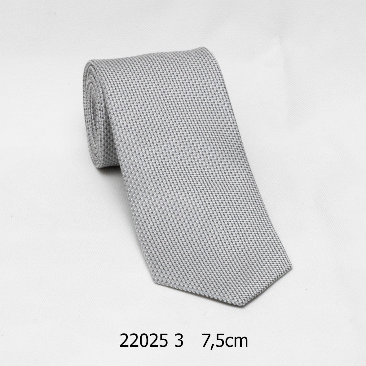 Matex vaaleanharmaa harmailla pilkuilla silkkisolmio