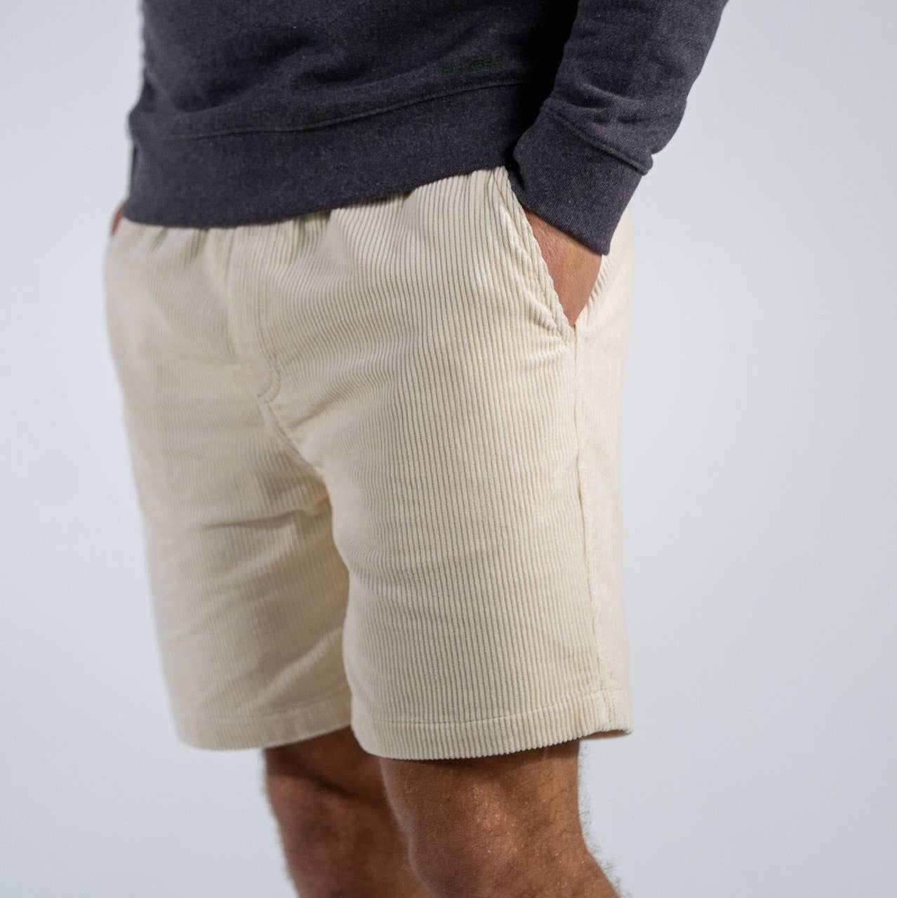 BILLYBELT - Samettishortsit "ivory"
