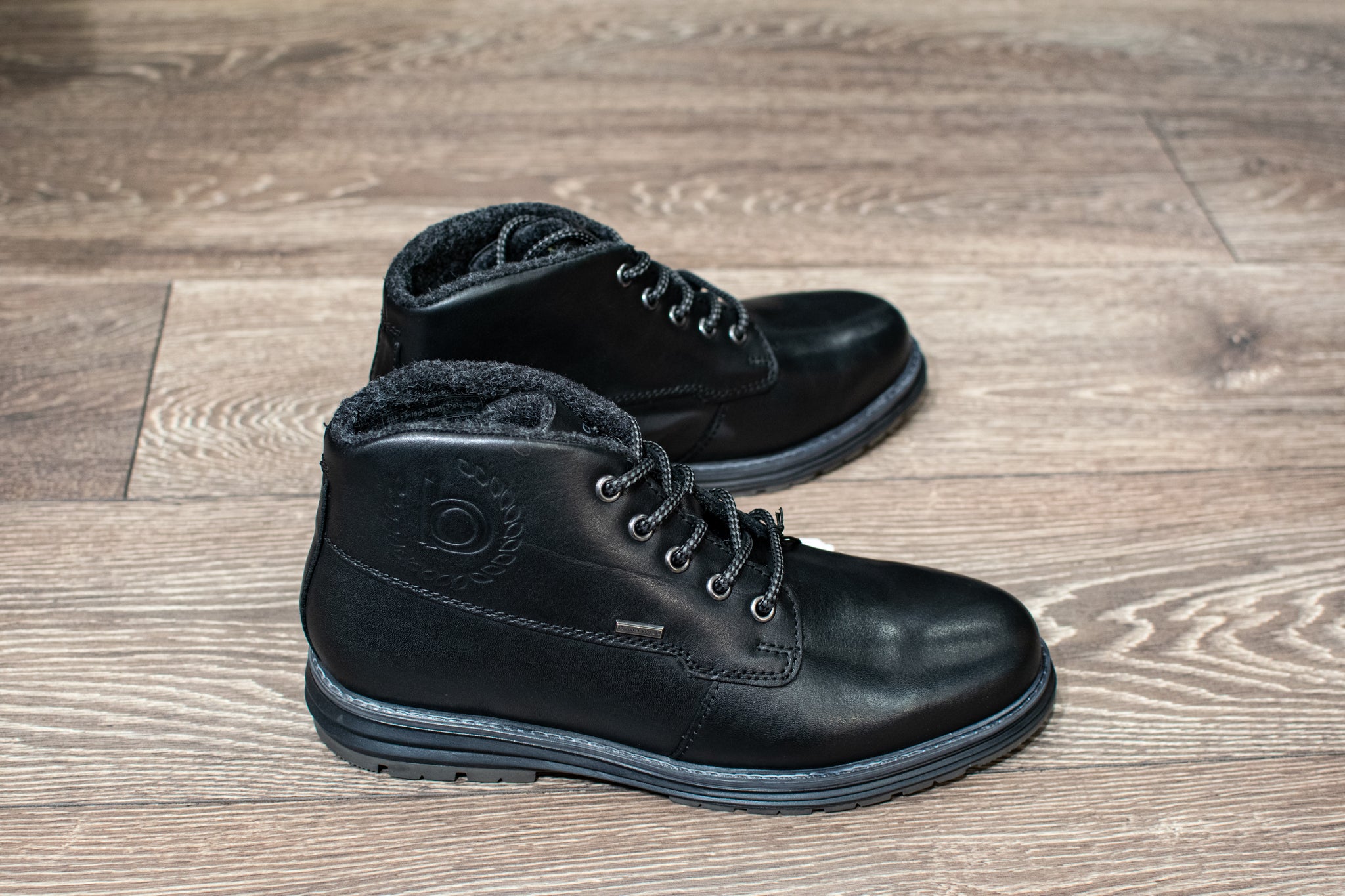 Bugatti musta talvikenkä nauhallinen