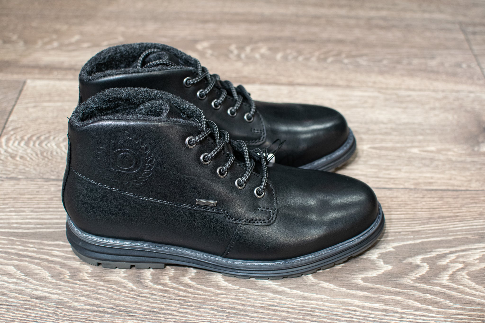 Bugatti musta talvikenkä nauhallinen