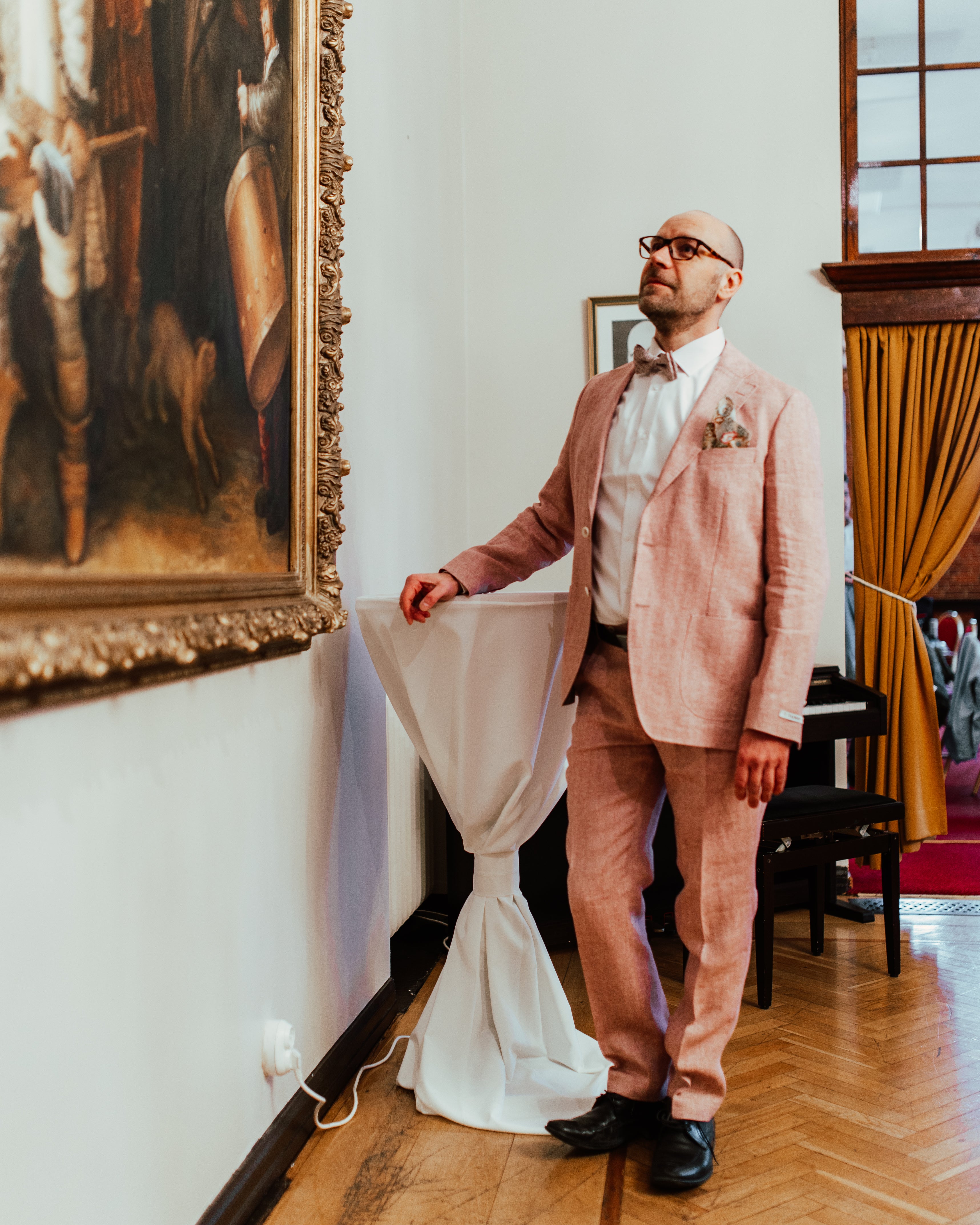 Turo vaaleanpunainen pellavapuku slim fit