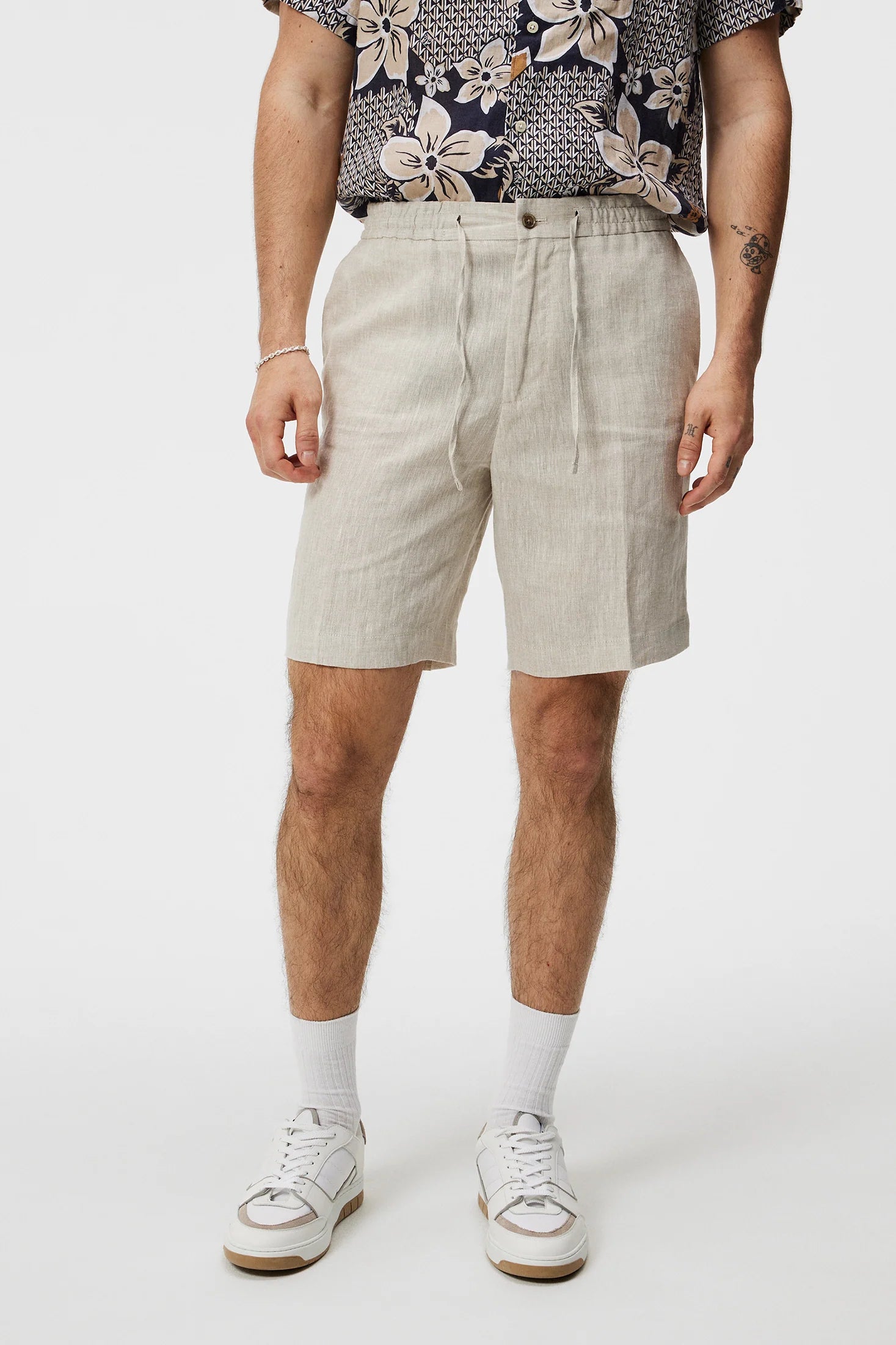 J.Lindeberg pellavashortsit beige "Baron Linen Shorts"