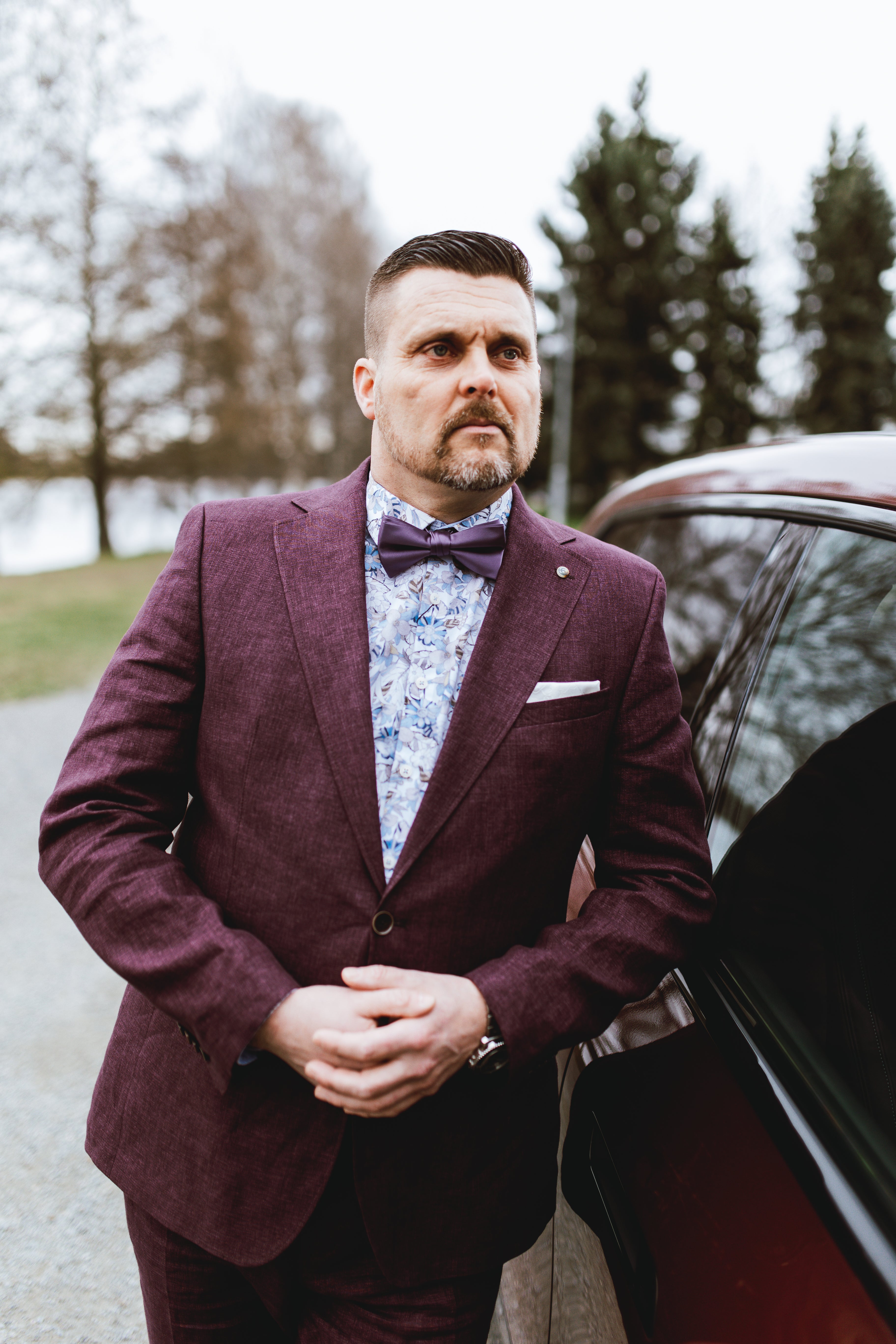 Carl Gross viininpunainen pellavainen puvunhousu