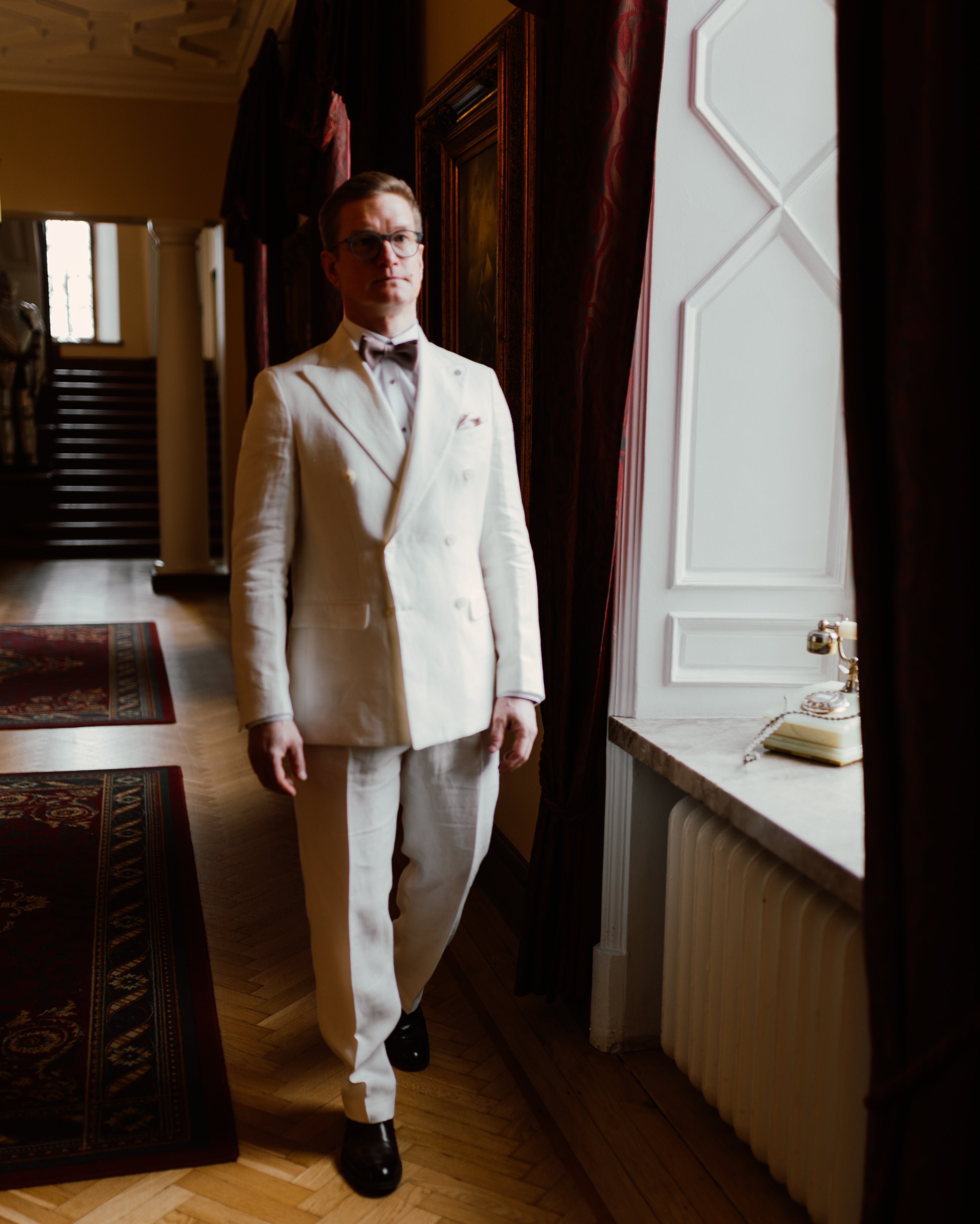 Cavaliere Wendell kaksirivinen valkoinen pellavapuku slim fit