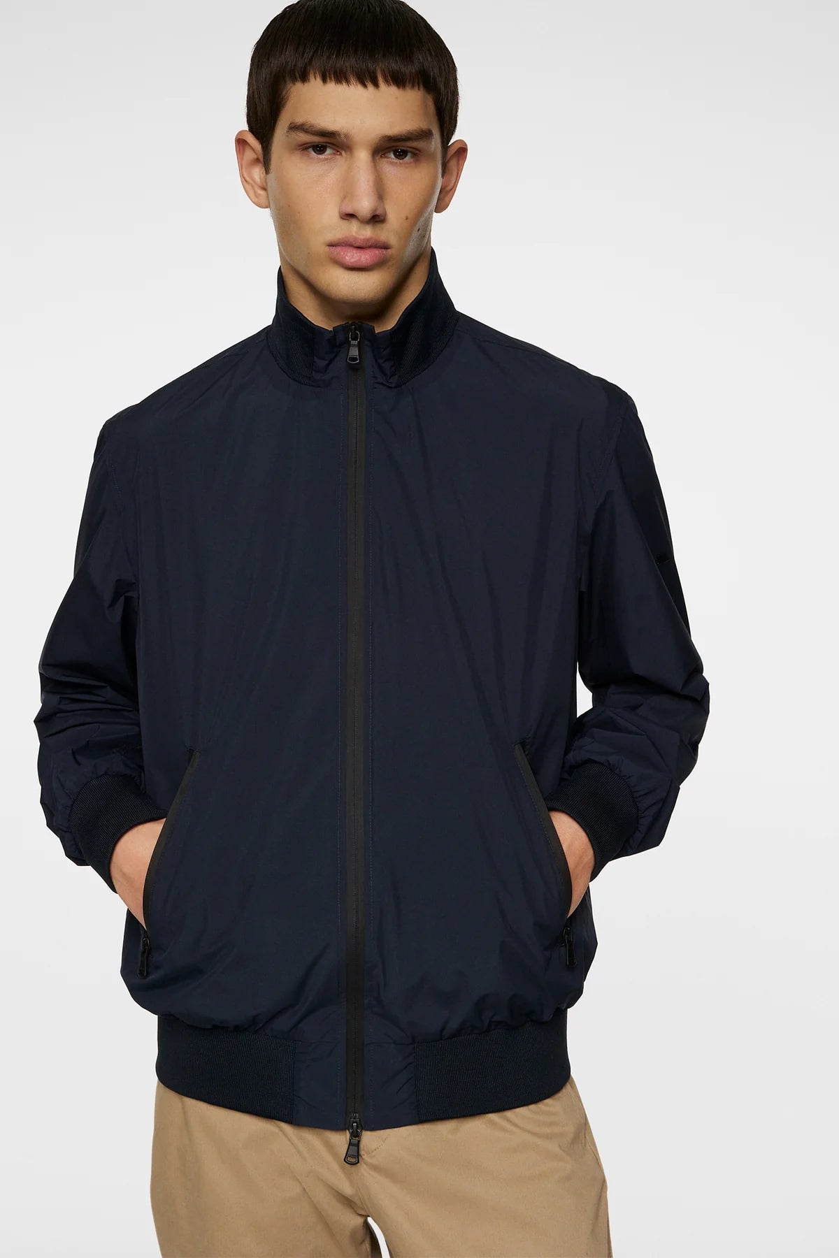 J.Lindeberg pusakkamallin lyhyt takki navy "Kevin 2L Bomber Jacket"